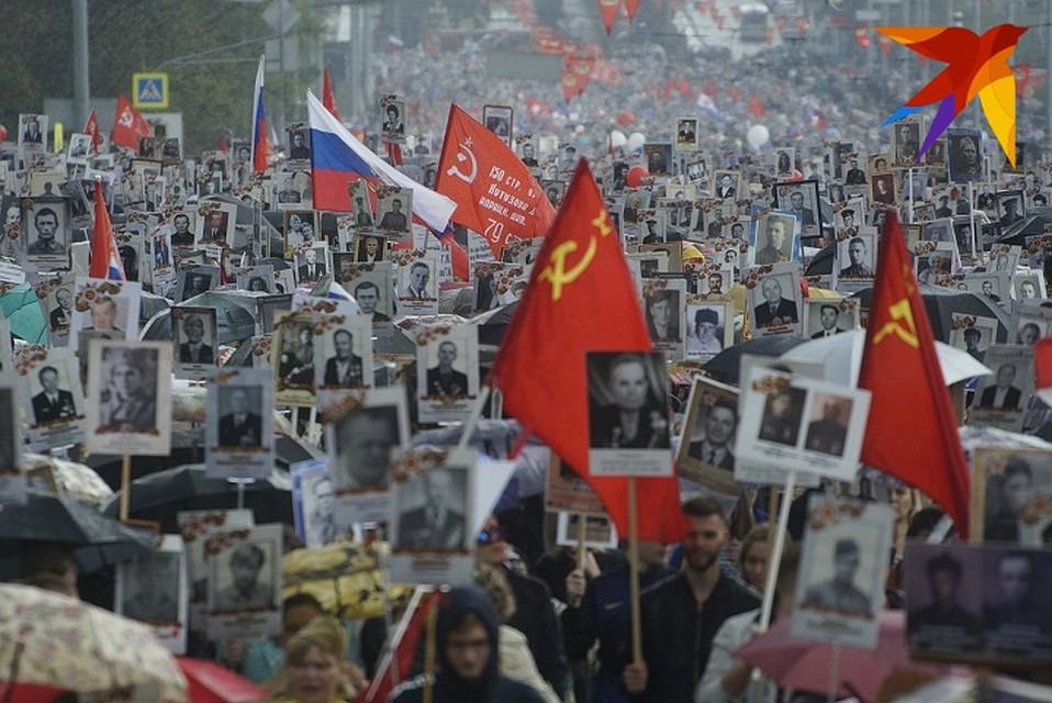 Акция объединила горожан всех поколений Фото: Алексей БУЛАТОВ