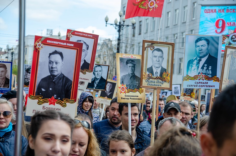 Фотографии героев, которые будут жить до тех пор, пока о них помнят. Фото: Элина ОГАНЕСЯН