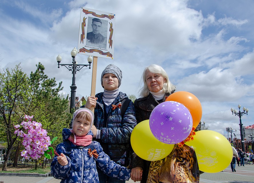 У Валентины Денисовой остался портрет, нарисованный ее отцом больше 60 лет назад. Фото: Элина ОГАНЕСЯН