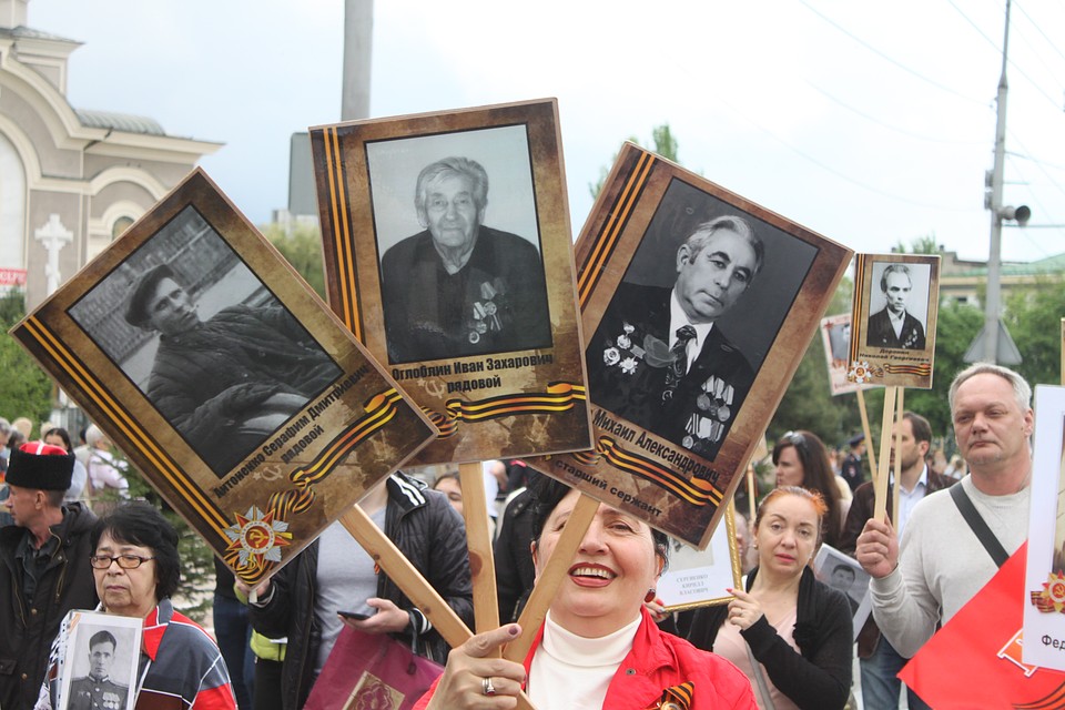 Бессмертный полк в Донецке 2019 собрал десятки тысяч людей Фото: Никита МАКАРЕНКОВ, Павел ХАНАРИН