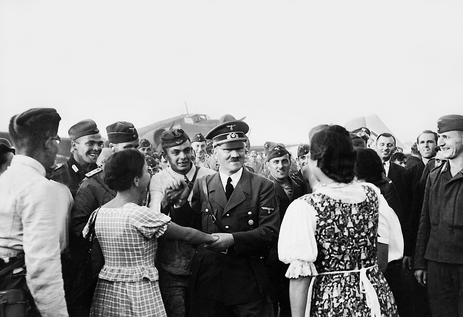 С момента прихода Гитлера к власти в Германии не прошло еще и года, а Варшава уже заключила договор о ненападении с Берлином Фото: GLOBAL LOOK PRESS