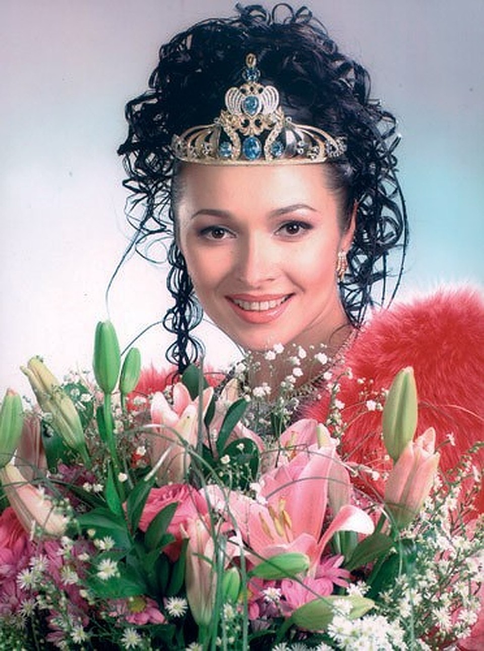 Анжелика стала "Миссис Россия-2002". Фото: paulinka.livejournal.com