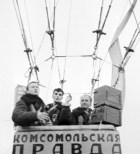 «Комсомольская правда» всегда была там, где труднее всего, - и в военное время, и в мирное Фото: фотохроника ТАСС.