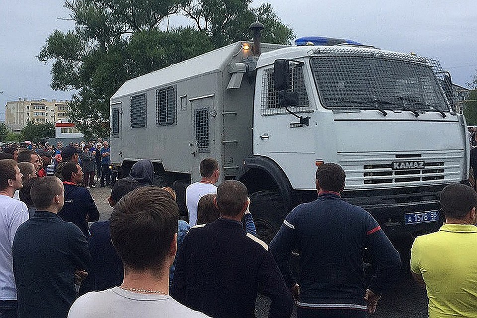 Люди перестали бояться мести цыган, только после приезда ОМОНа. Фото: соцсети