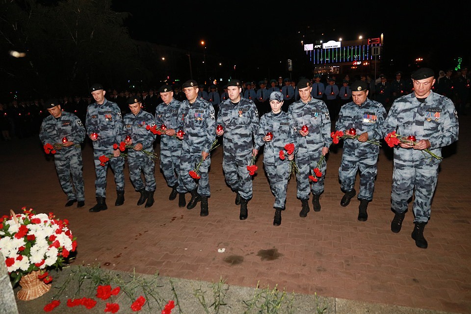 В Барнауле почтили память павших на фронтах Великой Отечественной войны Фото: Олег УКЛАДОВ