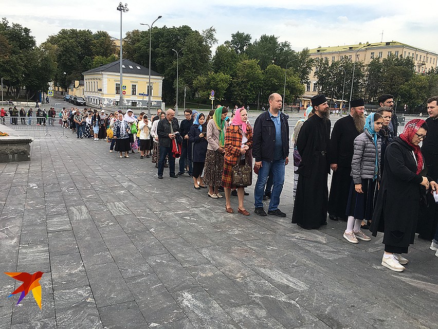 Маршрут очереди в патриархии определили заранее Фото: Павел КЛОКОВ