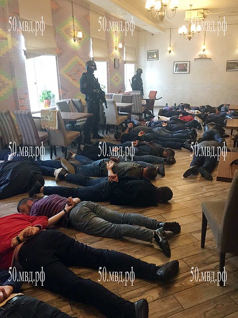 13 июля сотрудниками полиции были задержаны 32 вора в законе Фото: Оперативная съемка