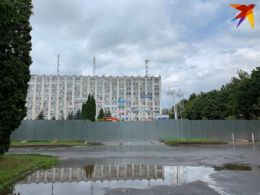 В Орле стартовали работы по благоустройству площади Содружества Фото: Валерия ЧЕРНЯВСКАЯ
