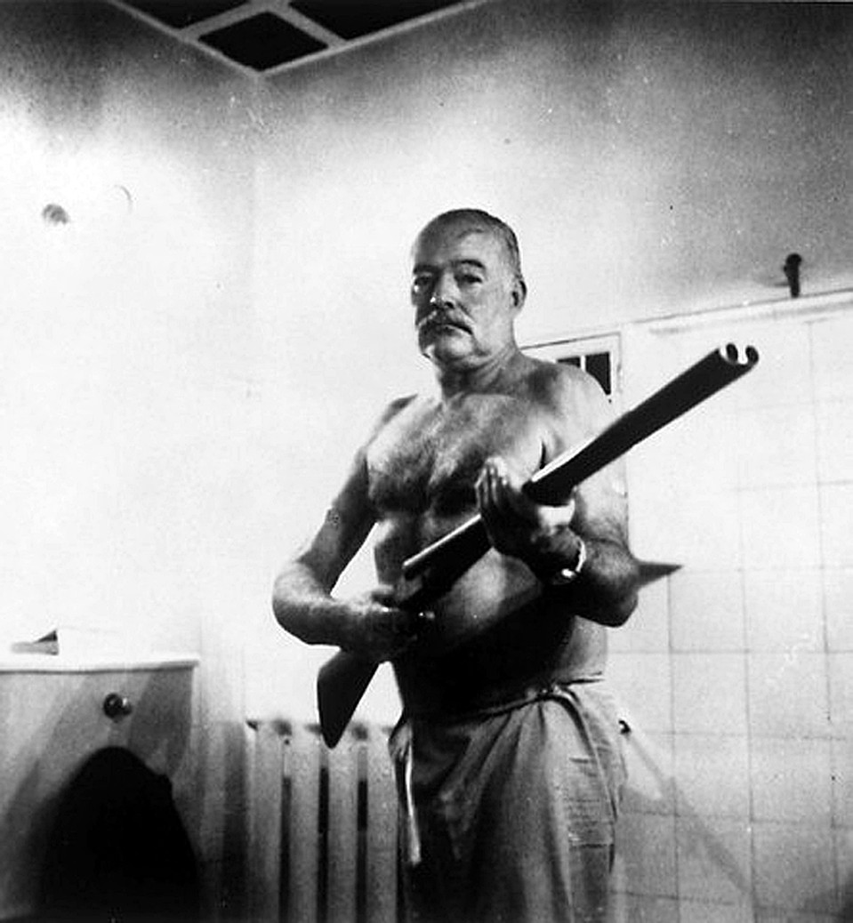 Есть исследователи, считающие, что Хемингуэй страстно всю жизнь пытался утвердиться с помощью чисто мужских занятий Фото: EAST NEWS