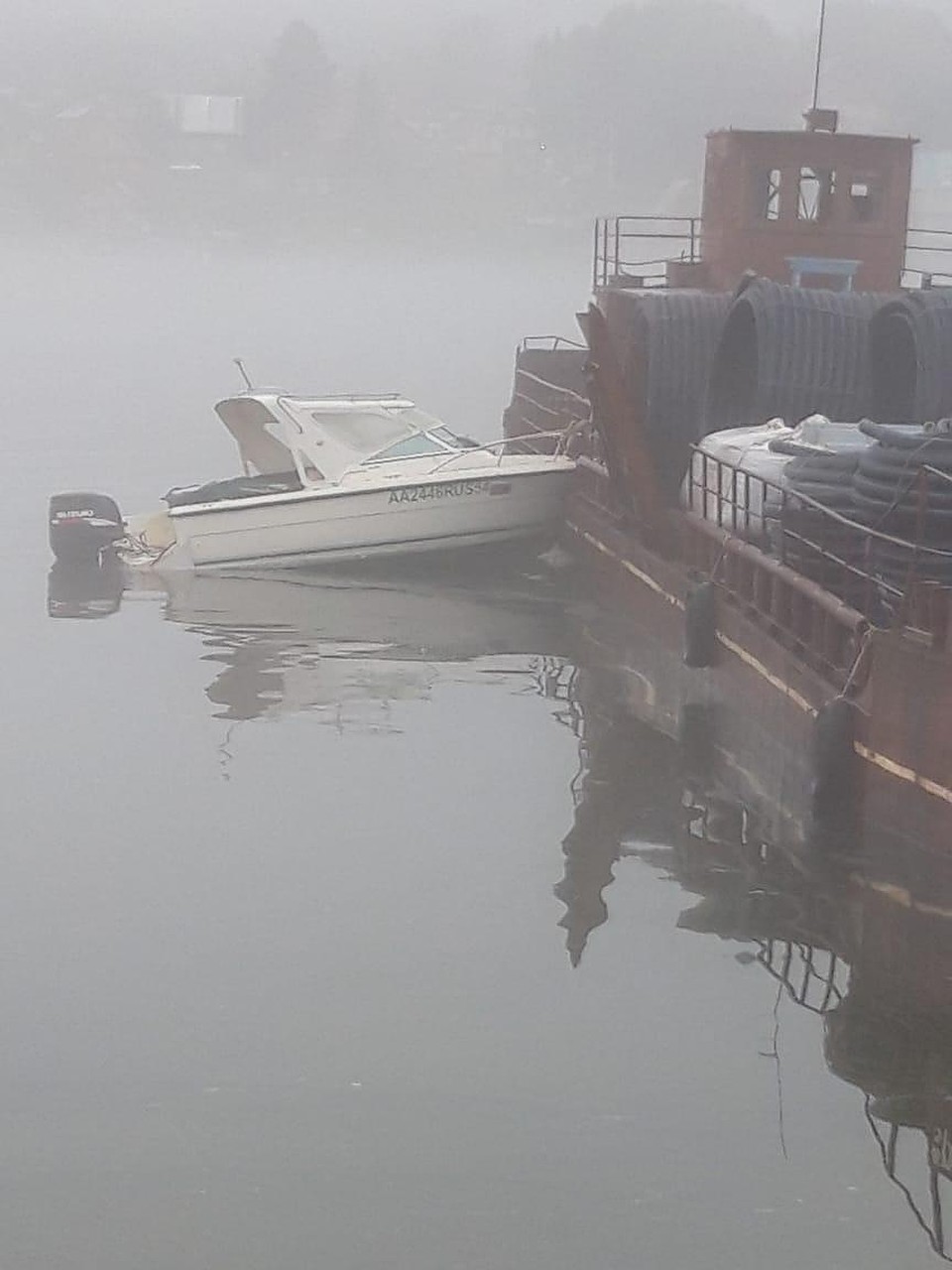 На Алтае катер врезался в баржу, пришвартованную к берегу Фото: предоставлено пресс-службой