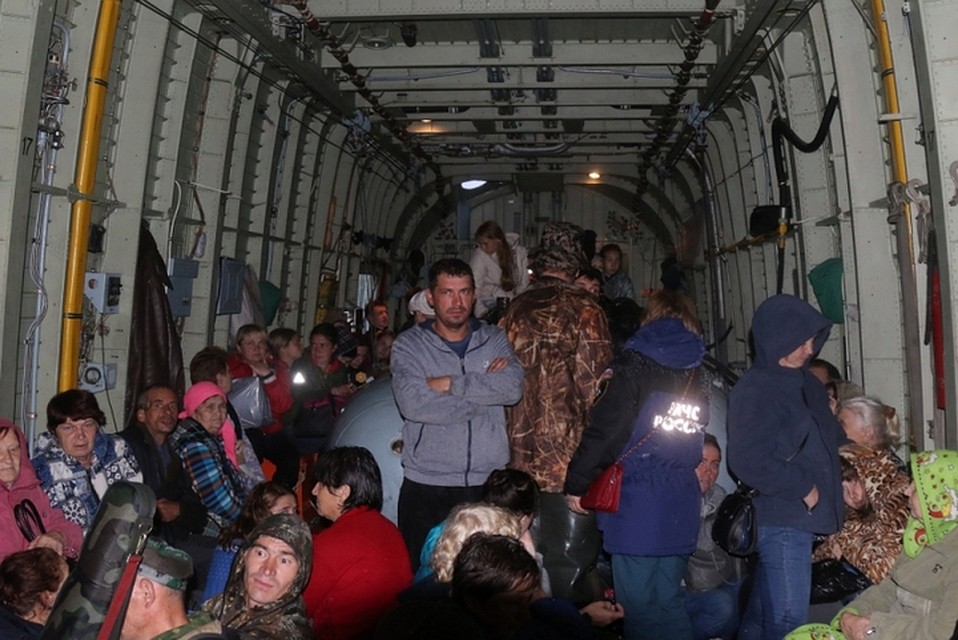 Людей доставили в поселок Февральск. Фото: ГУ МЧС России по Амурской области
