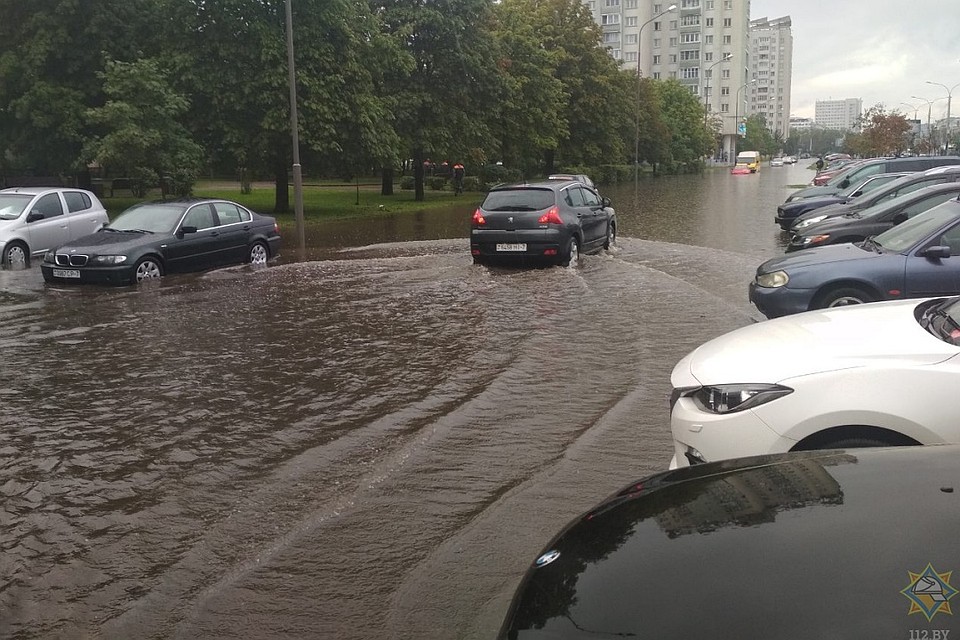Спасатели, ГАИ и "Горремавтодор" дежурят в местах, где возможны подтопления. Фото: МЧС.