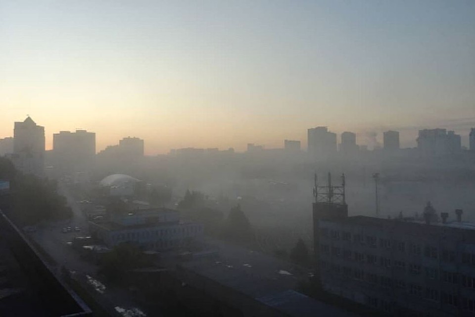Фото многоэтажек в тумане выглядит немного зловеще. Фото: andr251262.