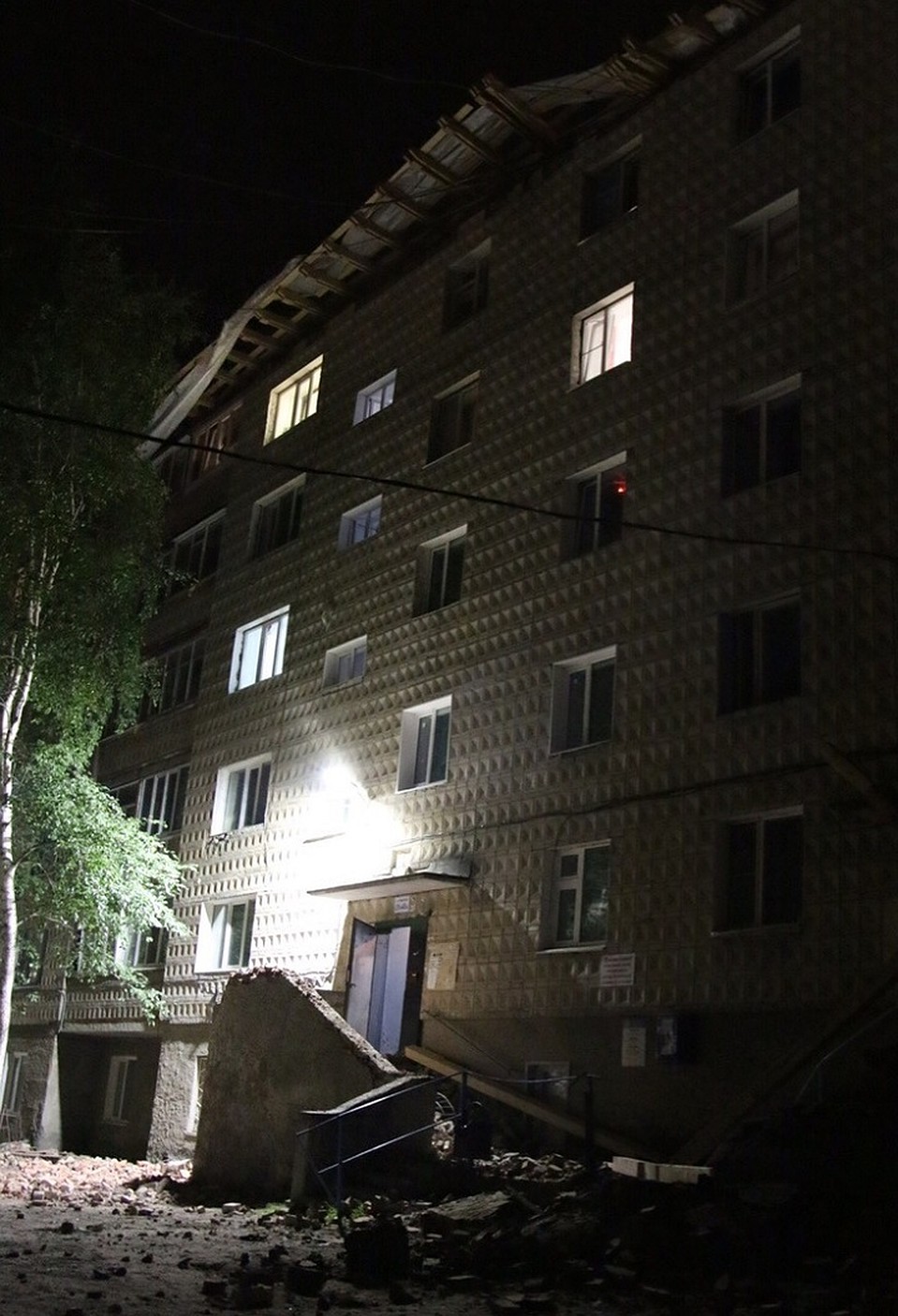 Дом на момент ЧП. Фото из группы "Типичный Мегион" в соцсети ВКонтакте