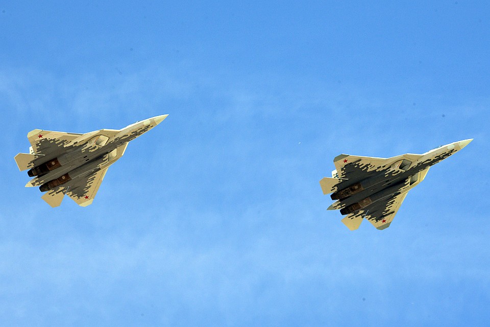 Многоцелевой истребитель пятого поколения Су-57, - это одна из «звезд» МАКСа Фото: Михаил ФРОЛОВ
