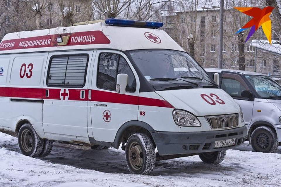 В марте женщину с выпадением матки привезли в больницу на «скорой». Олег Баскаков оказывал ей помощь. Фото: Алексей БУЛАТОВ