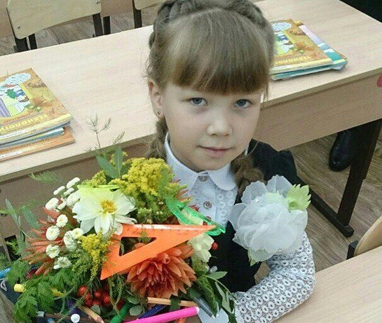Цветы, декорированные карандашами, фломастерами и прочими канцелярскими принадлежностями создадут в «Сабине» на радость всем окружающим.