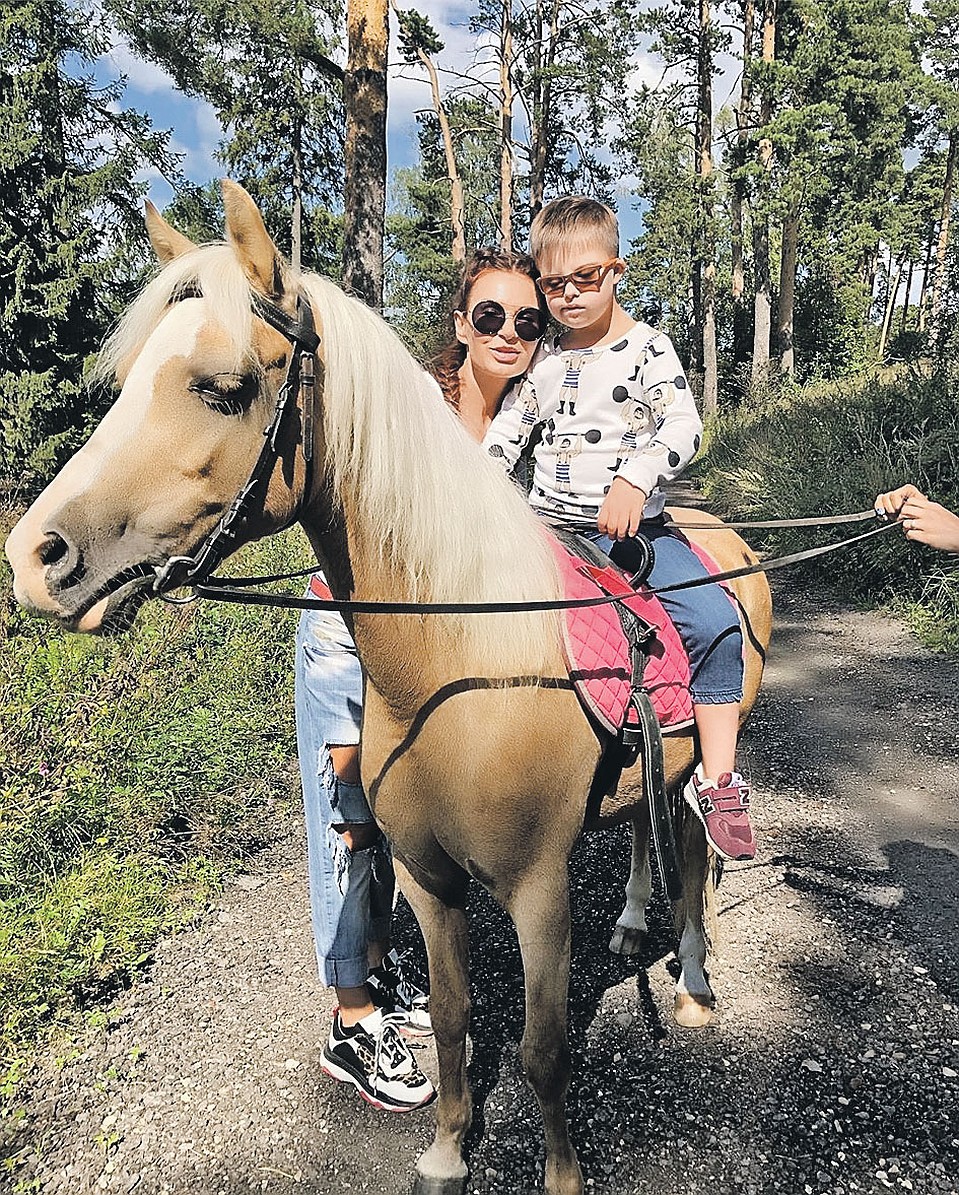 Сын Блёданс Семен пойдет в специализированную школу. Фото: instagram.com/bledans