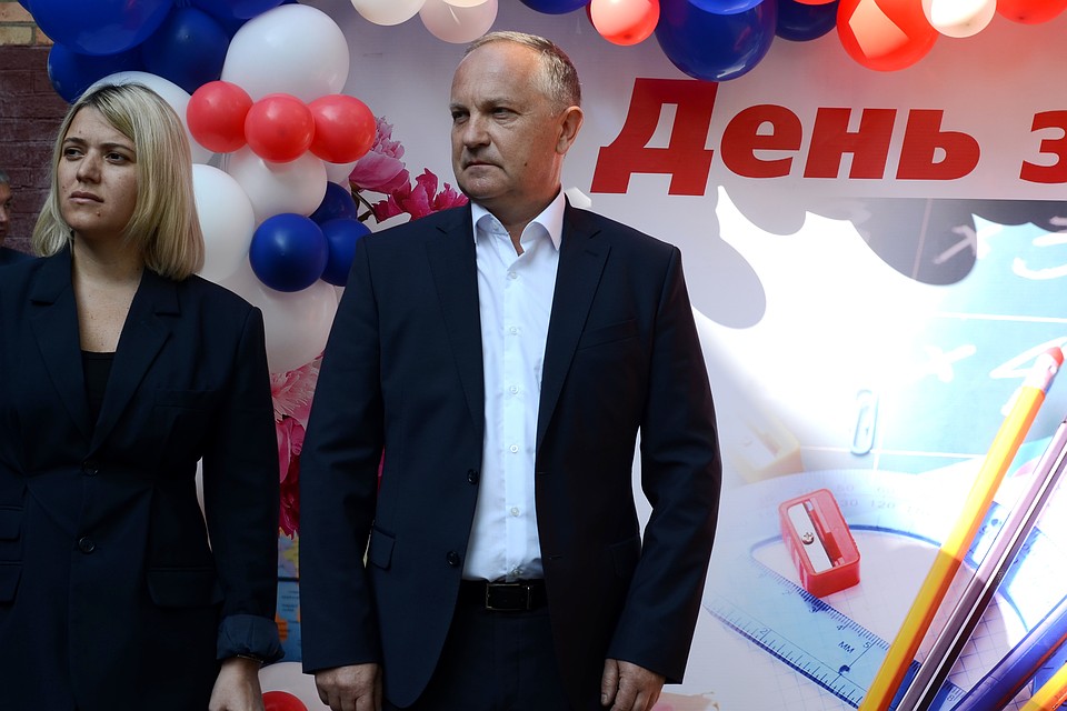 Олег Гуменюк поздравил школьников с новым учебным годом Фото: Анастасия ДОРОЖНЯК