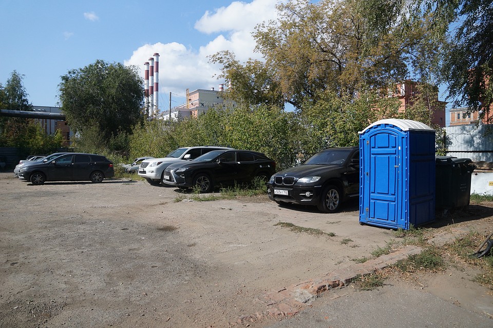 Кстати, на самарские штрафстоянки попадают и очень дорогие авто Фото: Светлана МАКОВЕЕВА