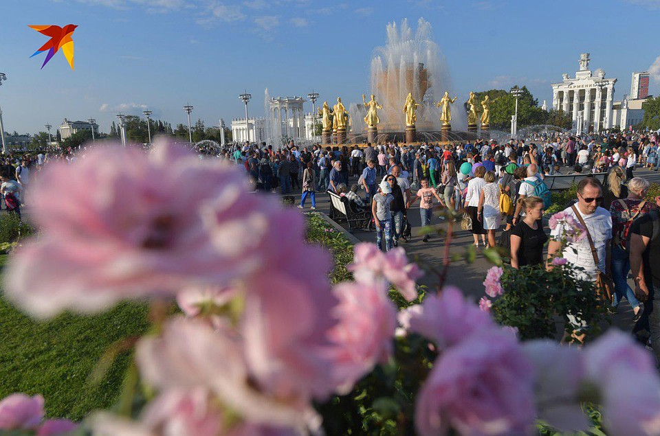 Празднования начались на ВДНХ Фото: Владимир ВЕЛЕНГУРИН