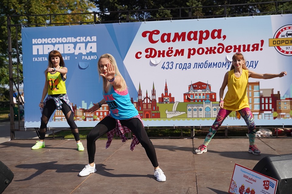 На площадке "Комсомолки" было много зажигательных танцев Фото: Светлана МАКОВЕЕВА