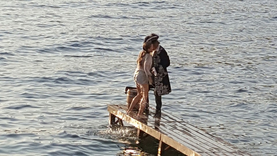 Боярский вытащил из моря девушку. Фото: Михаил Попов/ Фильм "Гардемарины-IV"/VK