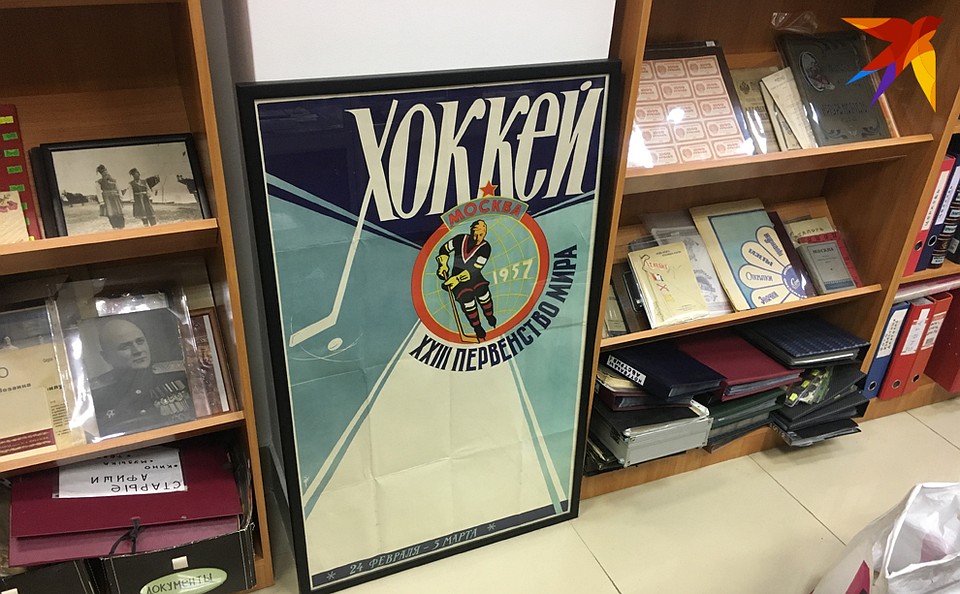 Плакат за 100 тысяч рублей. Фото: Павел КЛОКОВ