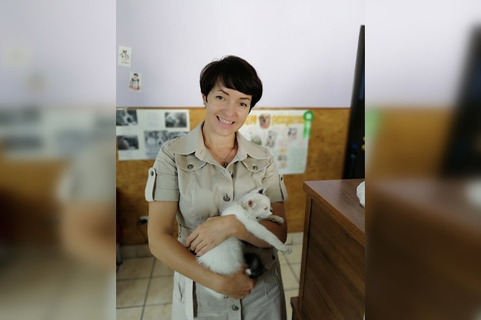 Первый раз на руках. Фото: Юлия АНДРИЕНКО
