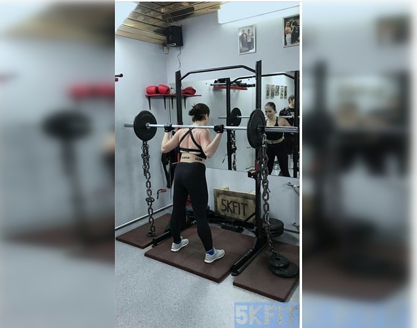 Марина занималась в зале, не жалея сил. Фото из архива девушки