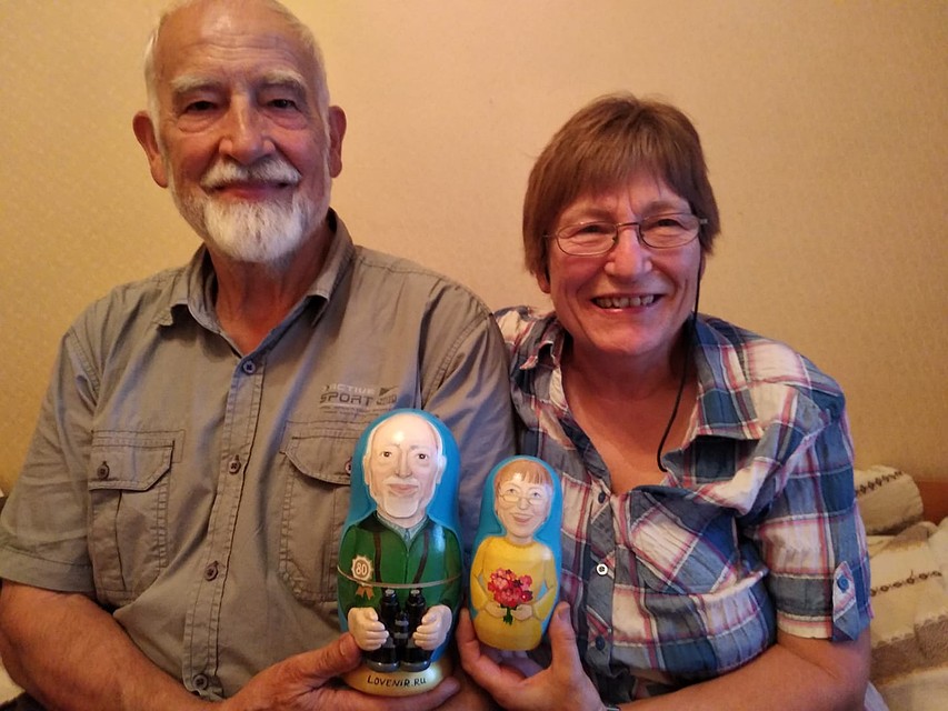 К 80-летию профессора Штуббе фирма Lovenir.ru изготовила персонализированные матрешки Фото: соцсети