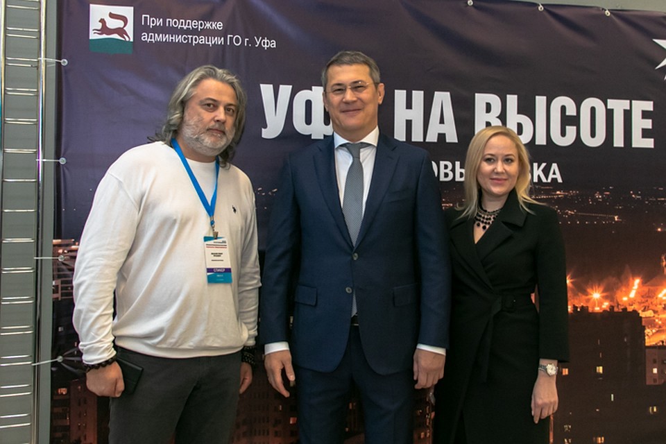 Побывал на выставке «Комсомолки» и Радий Хабиров Фото: Рустем АХУНОВ