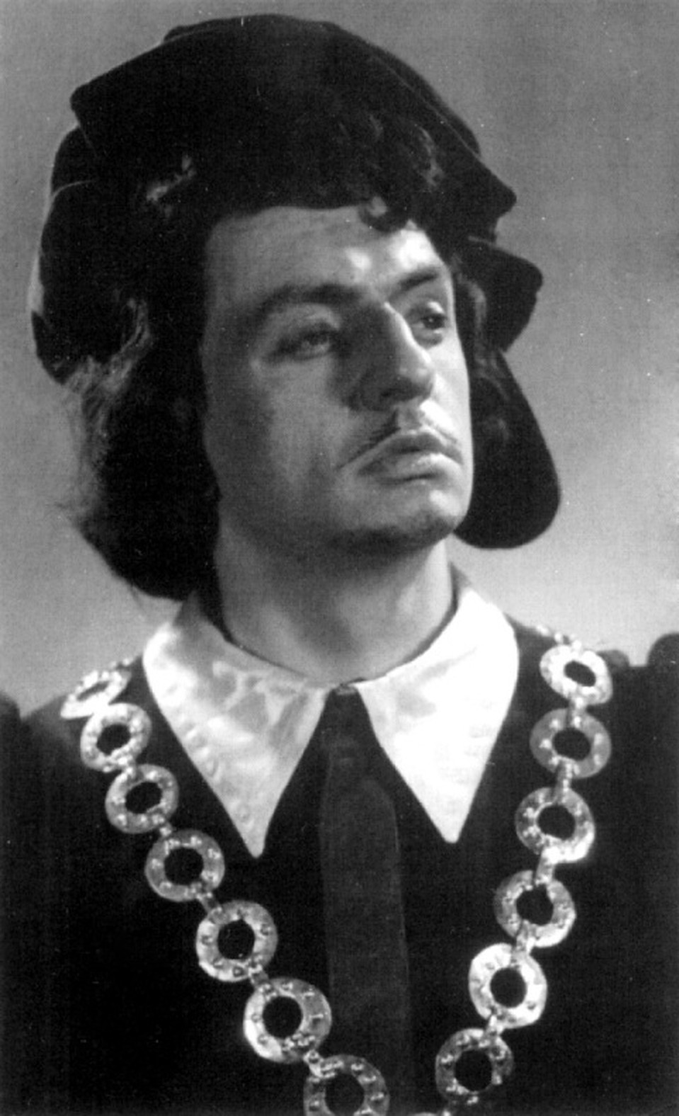 Марк Захаров в роли Лаэрта в спектакле «Гамлет». 1957 год.