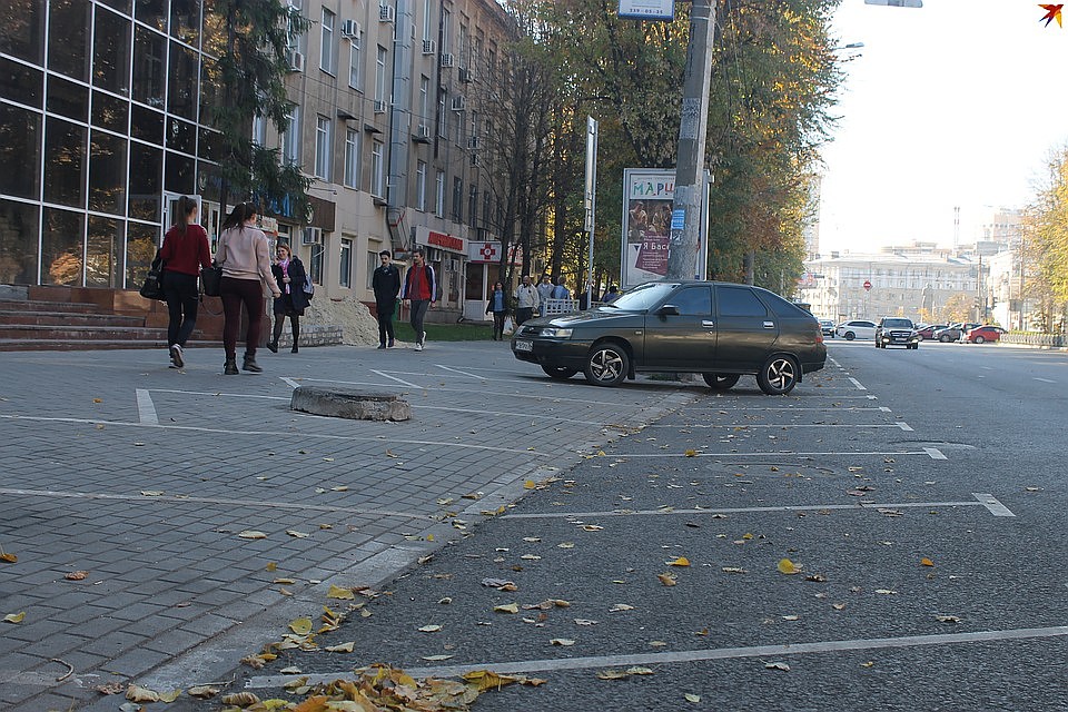 Улицы опустели... Фото: Станислав ШЕВЧЕНКО