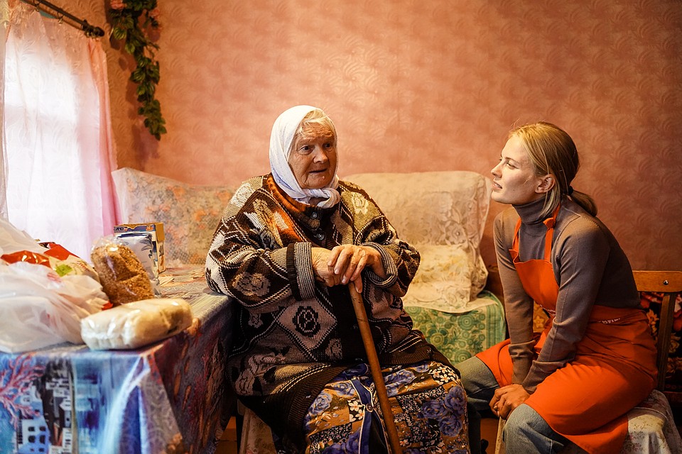 Мария Африкантова рассказывает о том, как ей живется одной. Фото: Светлана МАКОВЕЕВА
