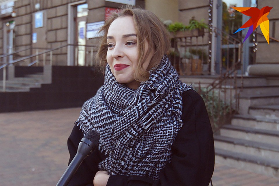 Полина: "Читаю книжки, учу английский". Фото: Микита НЕДАВЕРКОВ