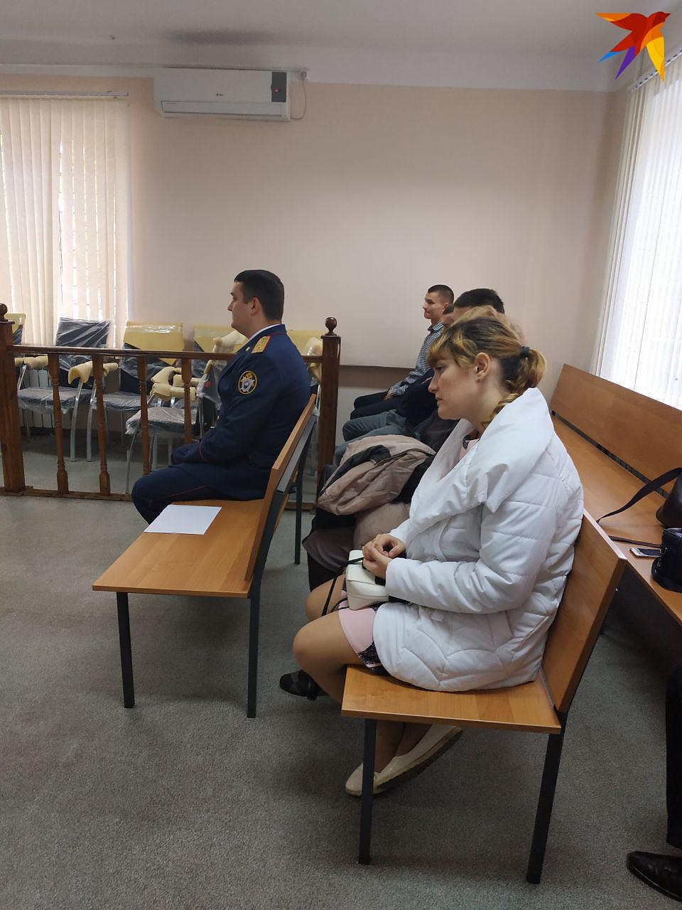 Жена Юрия Граблина с трудом сдерживала слезы Фото: Александр Уриевский