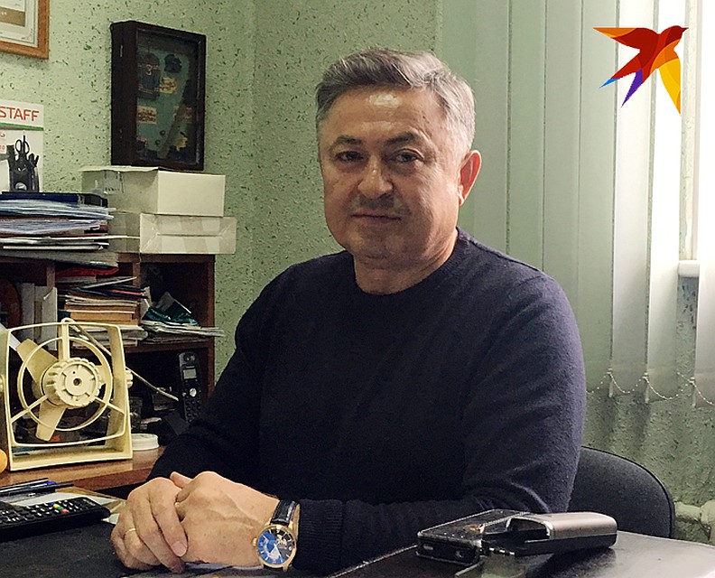 Директор школы Мусин. Фото: Ульяна СКОЙБЕДА