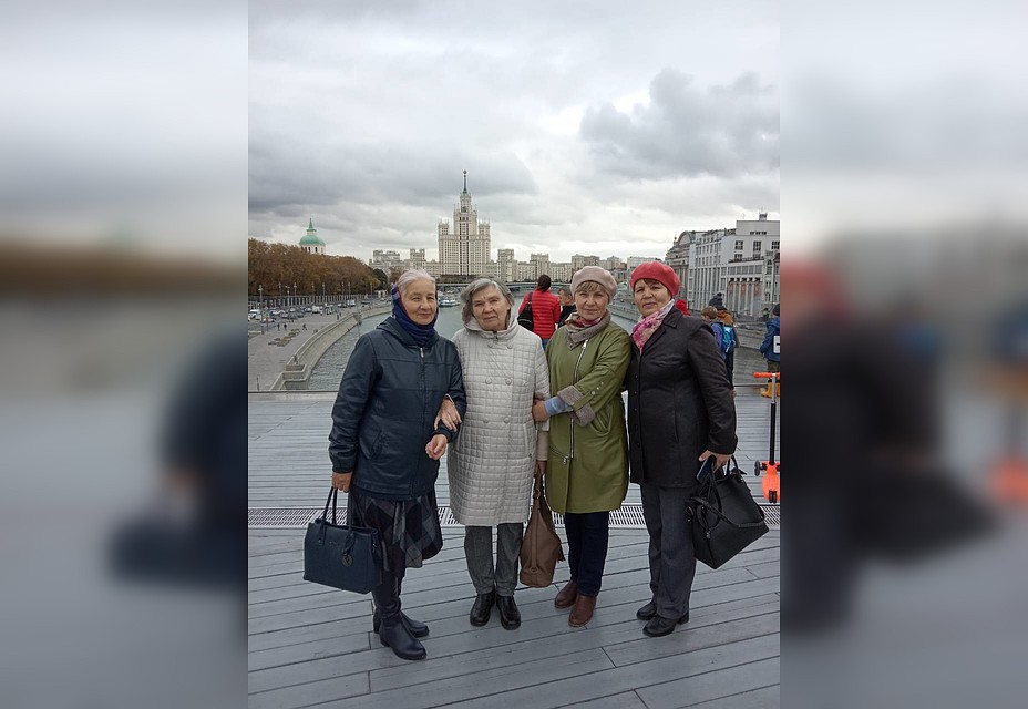 Сестры Людмила, Нина, Елена, Юлианна. Фото из семейного архива