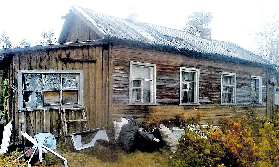 Новый старый дом Лапшиных в карельской Кепе. Назвать его богатым язык не поворачивается. Но здесь все живут трудно. Зато детей не отнимают. Фото: Иван МАХИНОВ