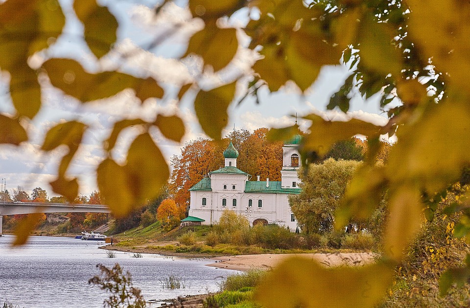 Спокойствие и умиротворение внушает осенний Псков. Фото: Дарья ХВАТКОВА
