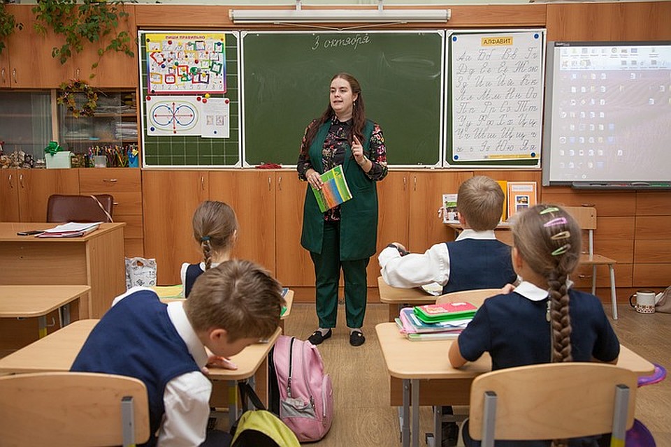 В классе все должны слушать учителя, иначе — хаос. Фото: Николай ОБЕРЕМЧЕНКО