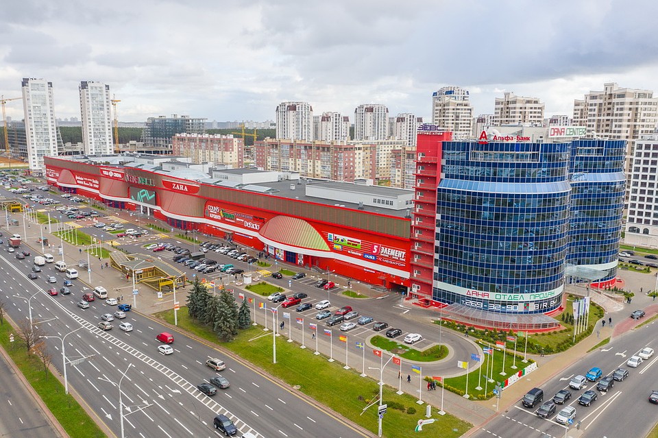Торгово-развлекательный центр Dana Mall и бизнес-центр Dana Center.