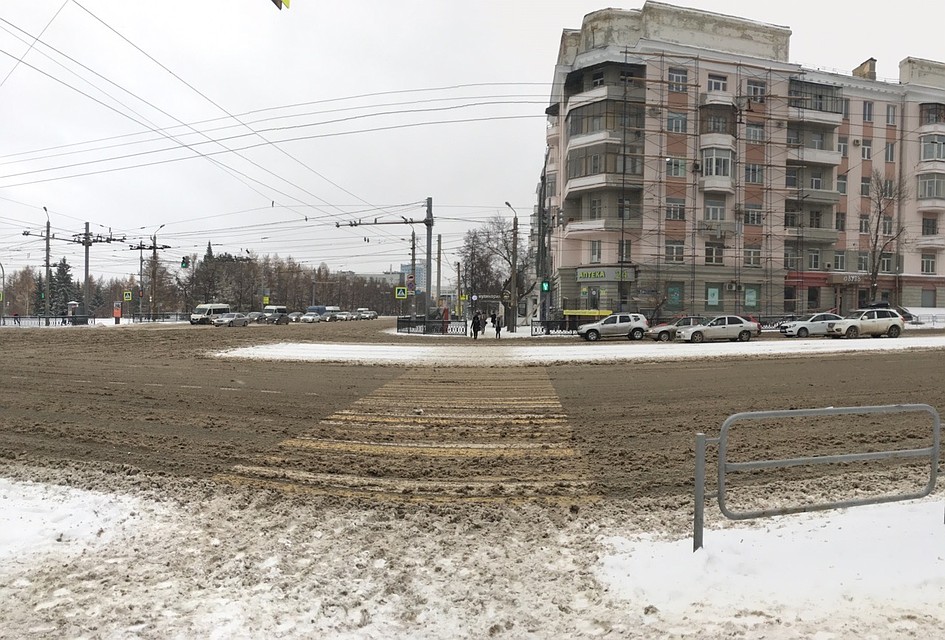 Таким был центр города в 9:30 сегодня. Фото: Валентина ВАГАНОВА