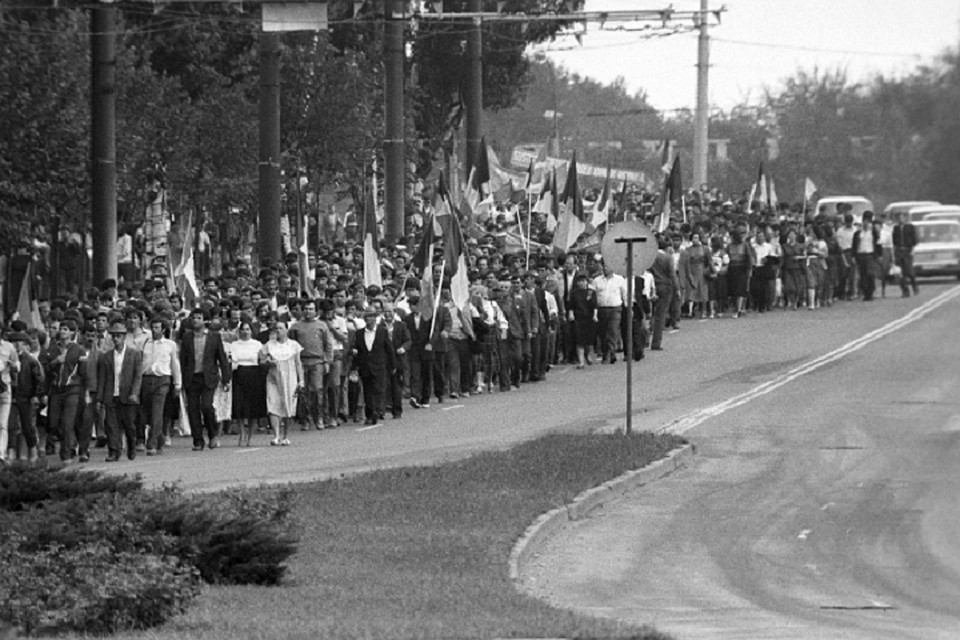 Члены Народного фронта Молдавии перед митингом Фото: (И. Зенин / РИА Новости)