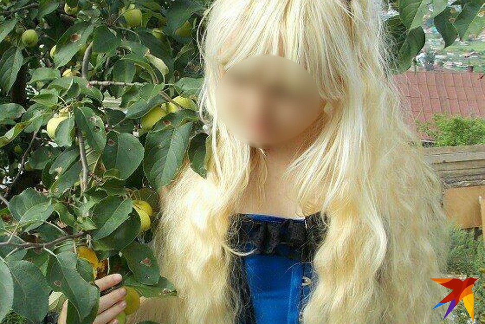 Цветом волос Дарина подражала матери.