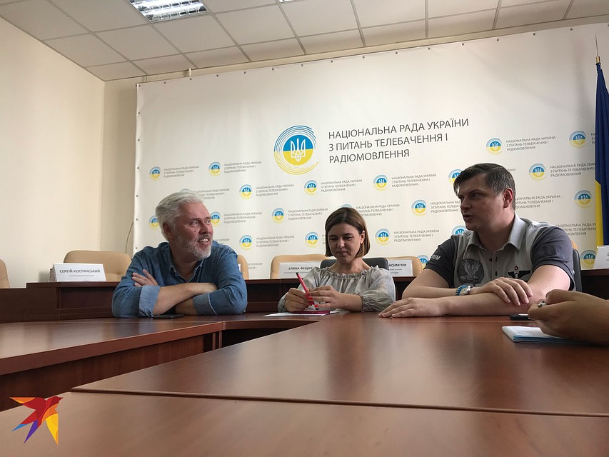 На встрече с участниками Школы член Нацсовета по вопросам телевидения и радио Украины Сергей Костинский пытался «открыть» нам глаза на «крымский вопрос».
