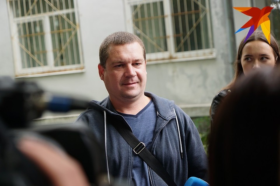 Андрей Медведев до сих пор не может передвигаться без трости, врачи собирали его буквально по частям Фото: Алексей БУЛАТОВ
