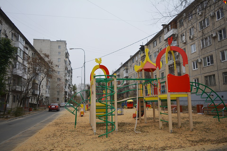 Двор на Циолковского сразу бросается в глаза. Фото: Инна ШЕРЕМЕТЬЕВА
