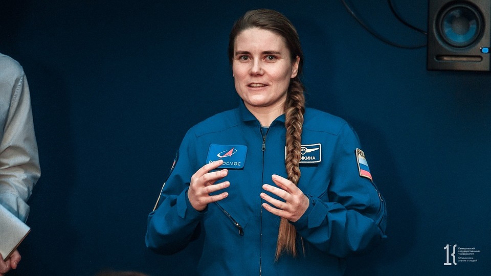 Космонавт-испытатель Анна Кикина провела для всех желающих открытую лекцию, во время которой рассказала об этапах подготовки космонавта. Фото: Кирилл КИРЧАНОВ